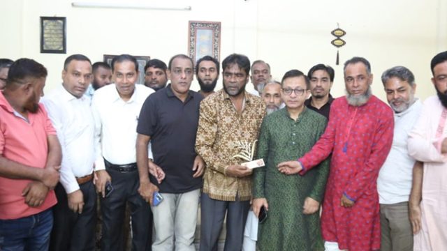 খন্দকার মুক্তাদিরের সাথে জেলা তাঁতীদলের সৌজন্যে সাক্ষাৎ